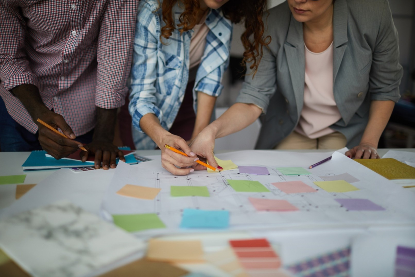 young-team-planning-business-project